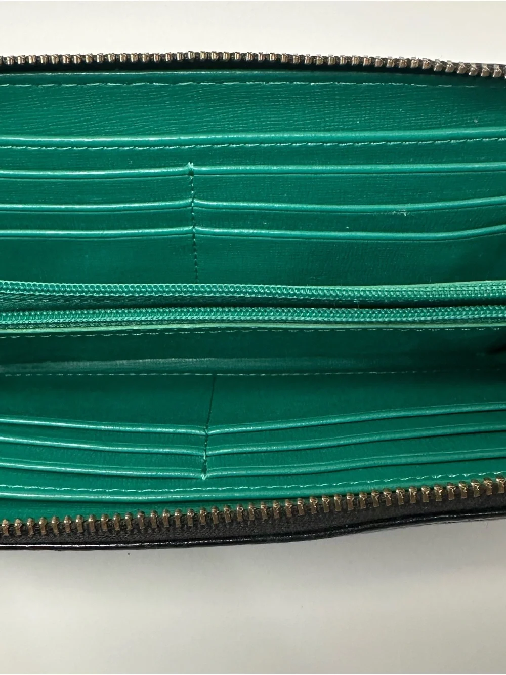 Fossil Black Leather Zip Wallet with Gold Logo Green Inside